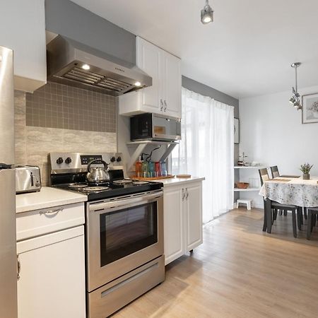 Comfortable Spacious House With Parking Brossard Exterior photo