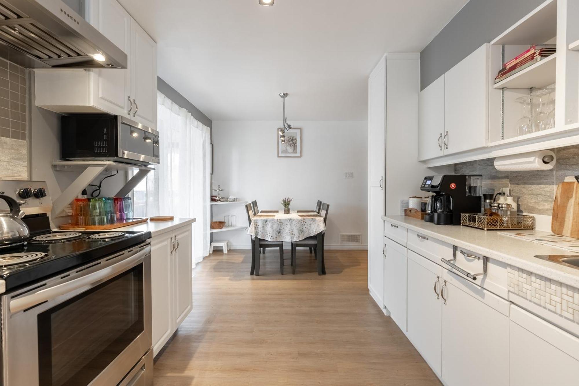 Comfortable Spacious House With Parking Brossard Exterior photo