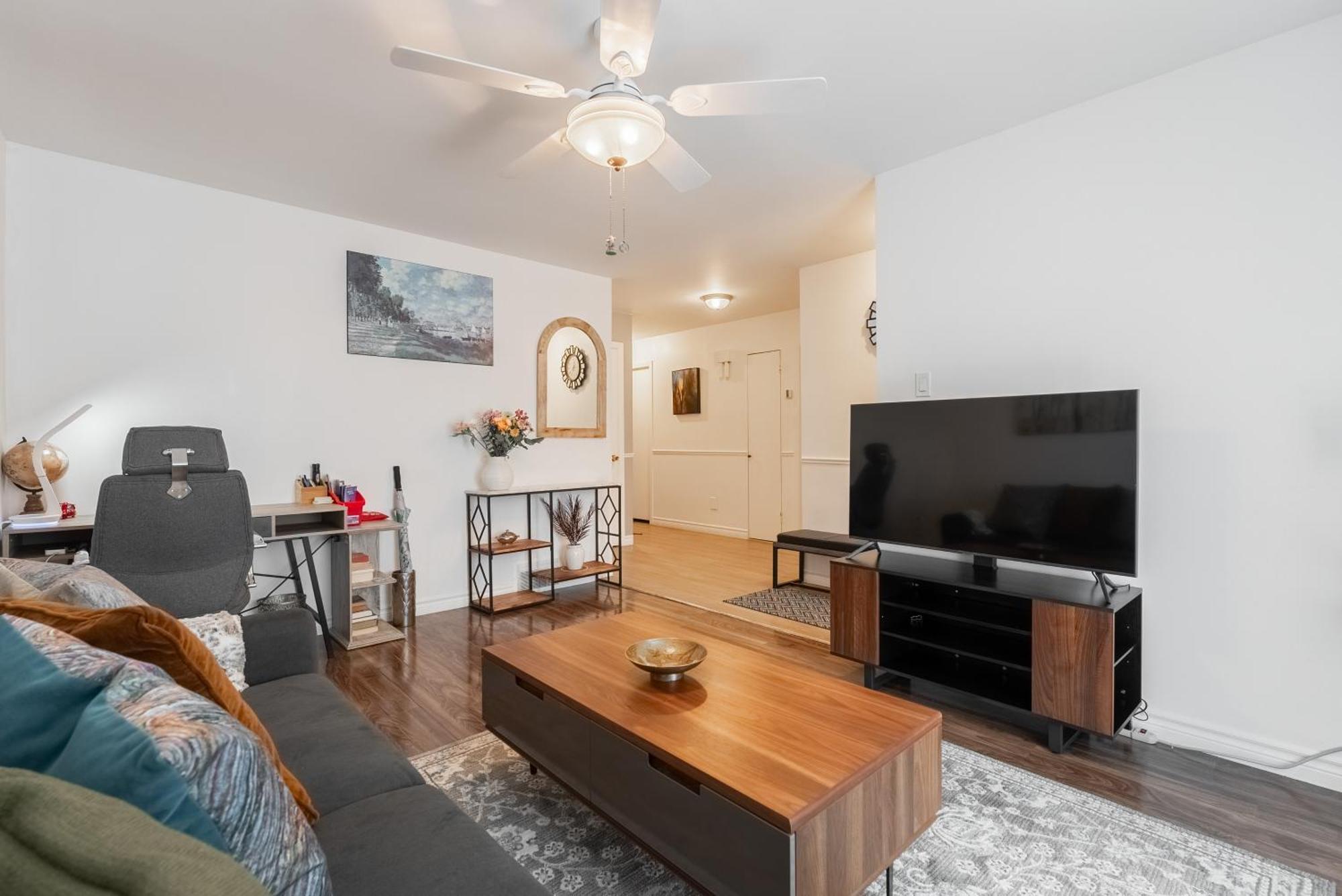 Comfortable Spacious House With Parking Brossard Exterior photo