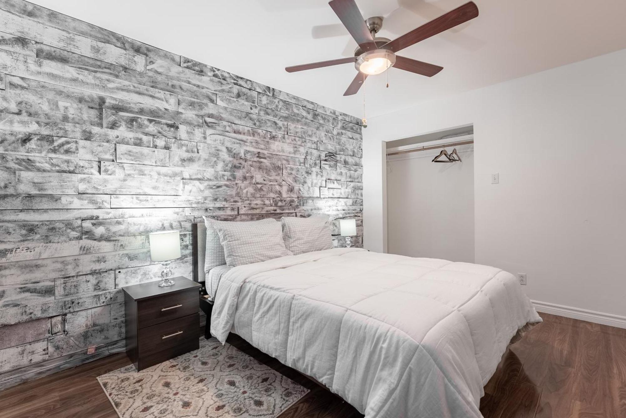 Comfortable Spacious House With Parking Brossard Exterior photo