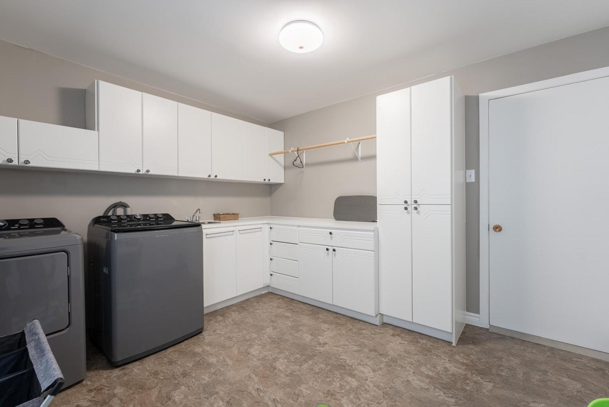 Comfortable Spacious House With Parking Brossard Exterior photo