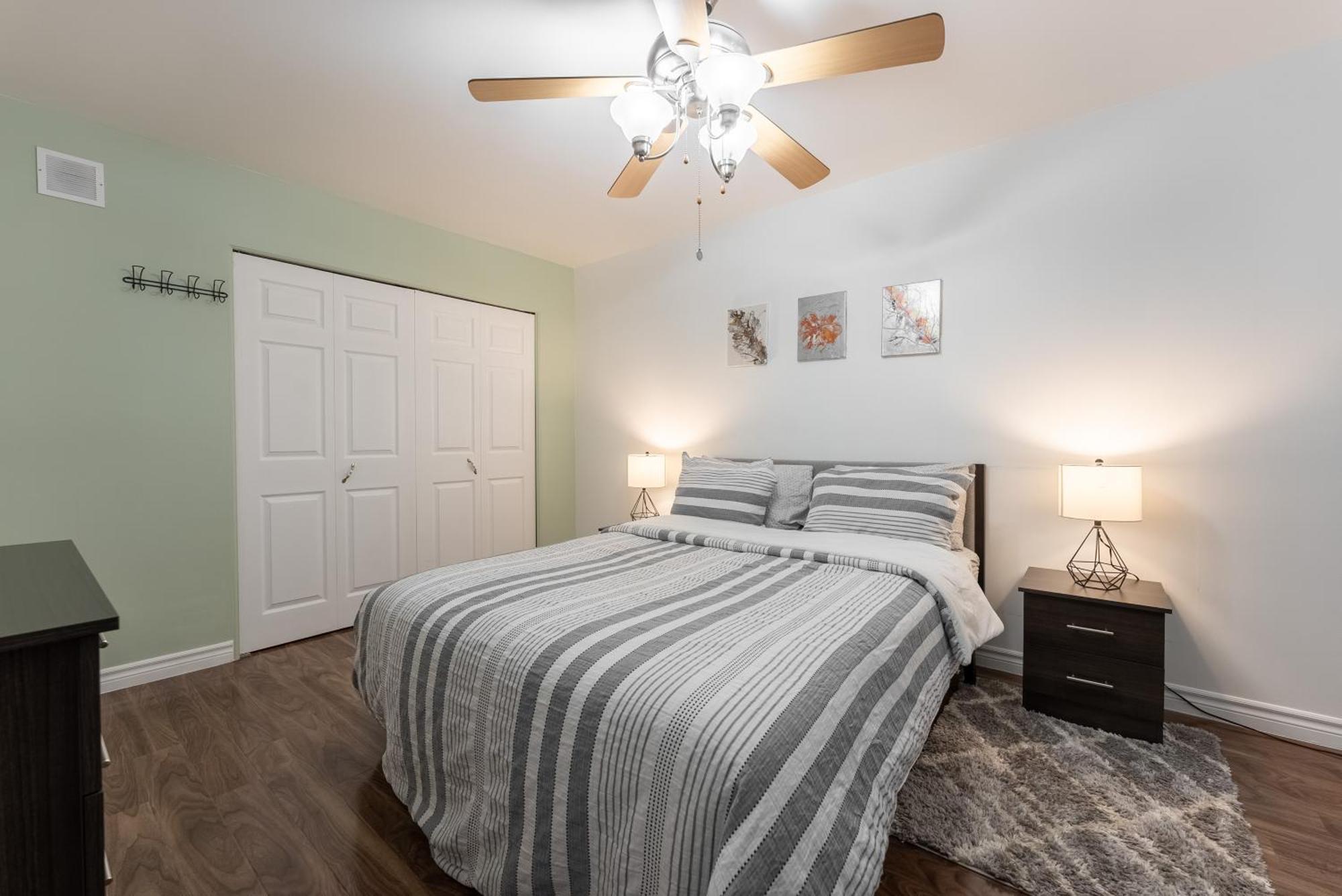 Comfortable Spacious House With Parking Brossard Exterior photo